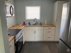 Building Photo - 200 Waterway Dr S