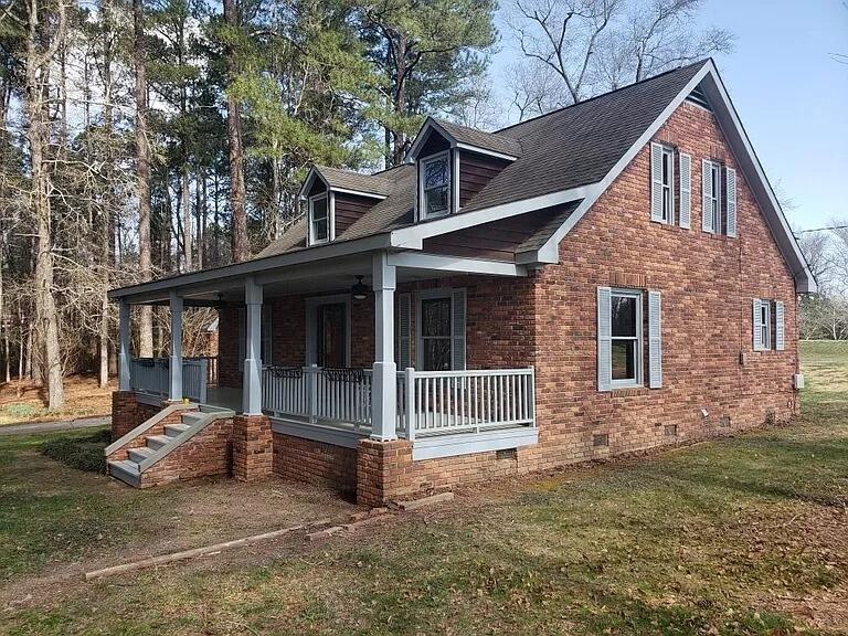 Primary Photo - 945 Forest Dr
