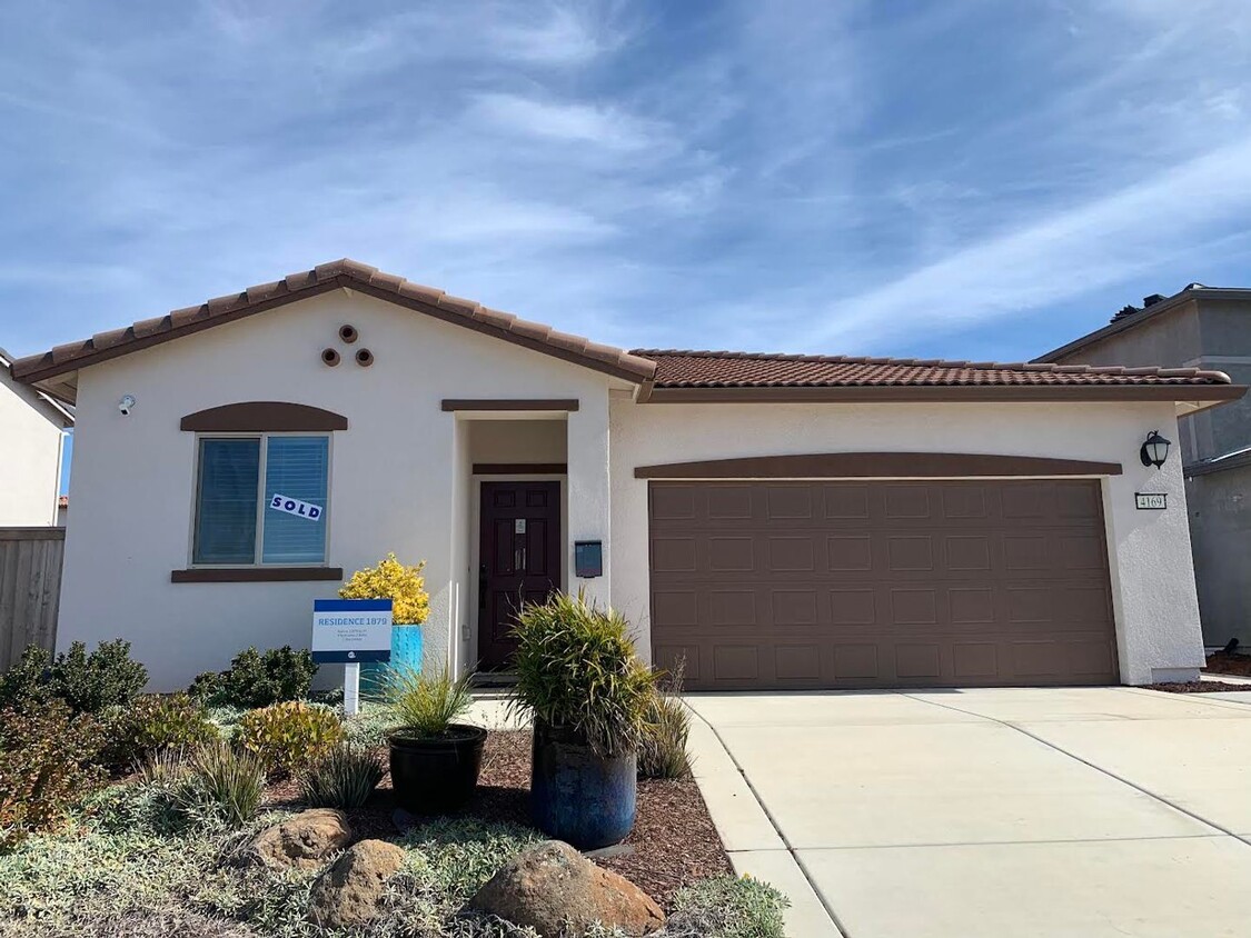 Primary Photo - Breathtaking 4/2 Rancho Cordova Model w/TO...
