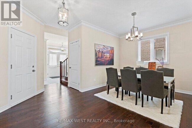 Building Photo - 67 Robertson Rd