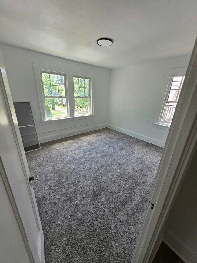 Foto del edificio - 3953 Elmwood Rd