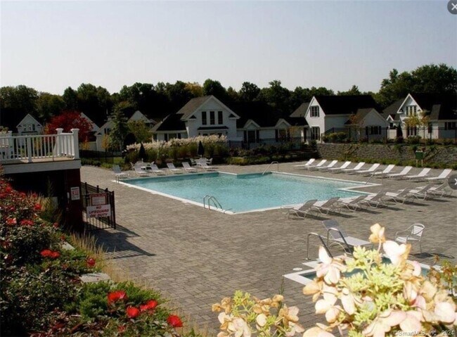 Foto del edificio - 3 Banner Rd