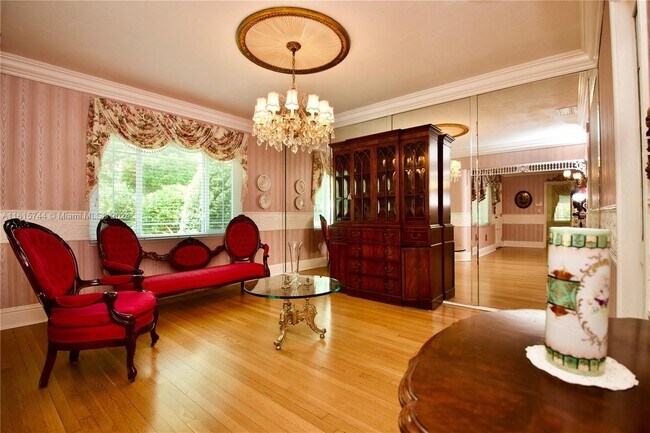 Foto del edificio - 937 Hunting Lodge Dr