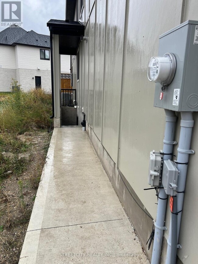 Photo du bâtiment - 1304 Bush Hill Link