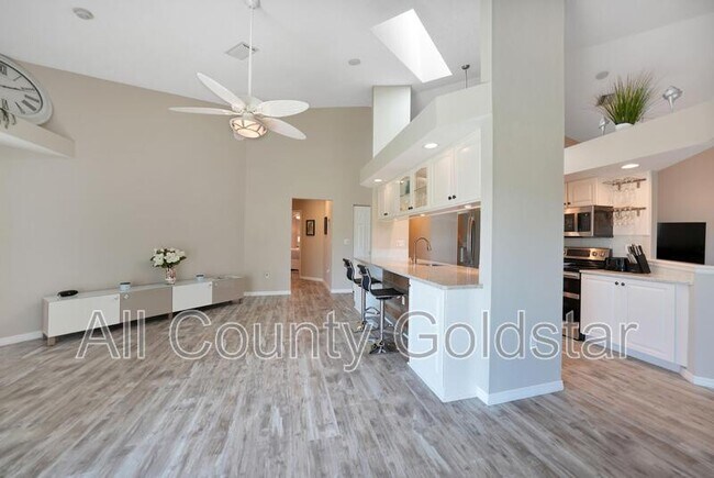 Building Photo - 8377 Parkside Dr