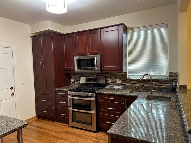 Building Photo - 690 Mill Cir