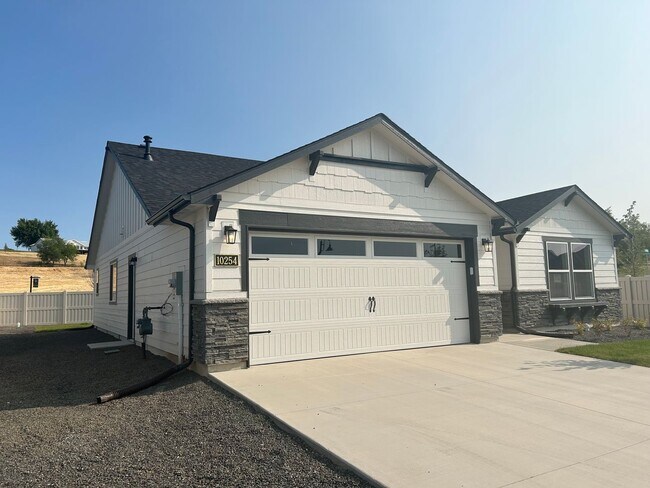 Foto del edificio - Brand New Home 3 Bedroom Home In Star!