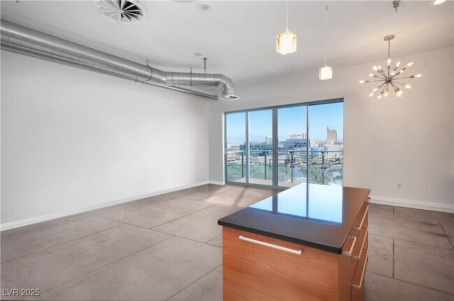 Foto del edificio - 200 Hoover Ave
