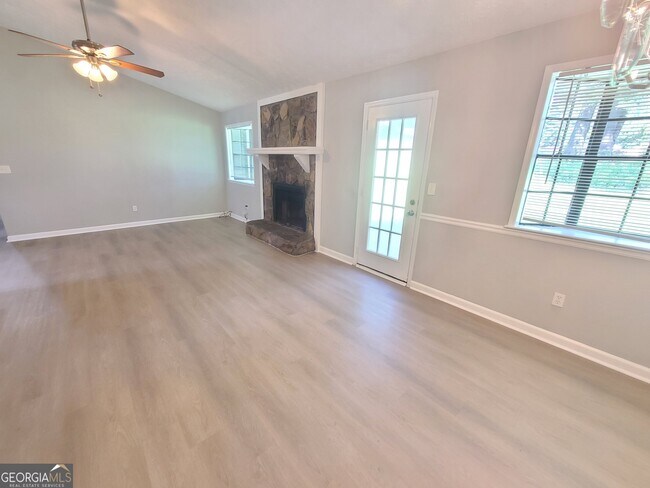 Building Photo - 2652 Creek Hollow Dr