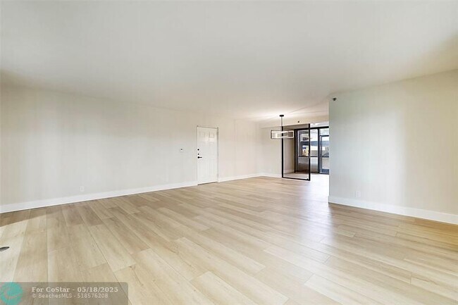 Foto del edificio - 7186 Promenade Dr