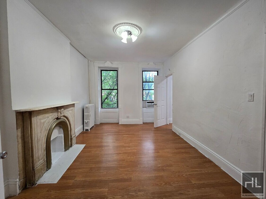 Primary Photo - 92 STERLING PLACE