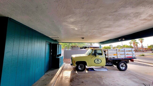 Foto del edificio - 7400 N Meredith Blvd