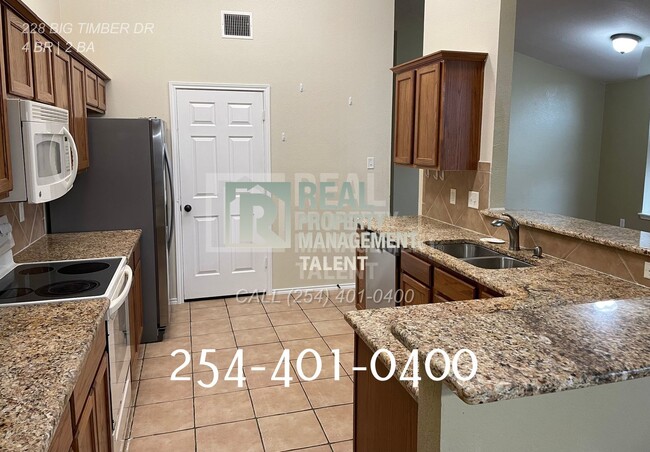 Building Photo - 4 Bedroom, 2 Bathroom Home for Rent in Tem...