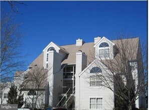 Building Photo - 14049 Vista Dr