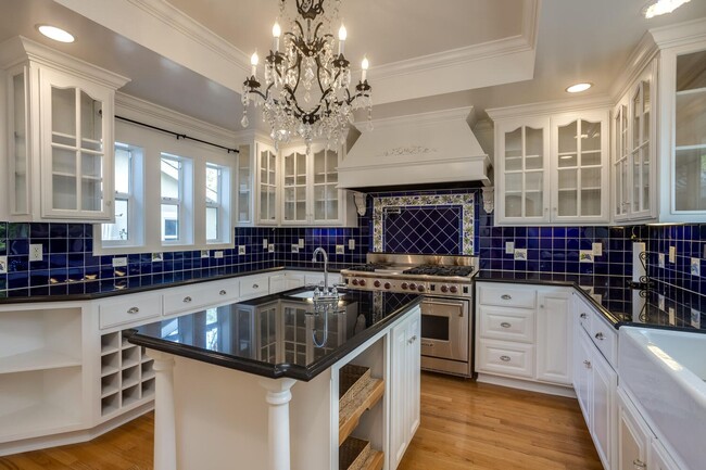 Building Photo - Perfectly Appointed Beautiful 4 Bedroom 2....
