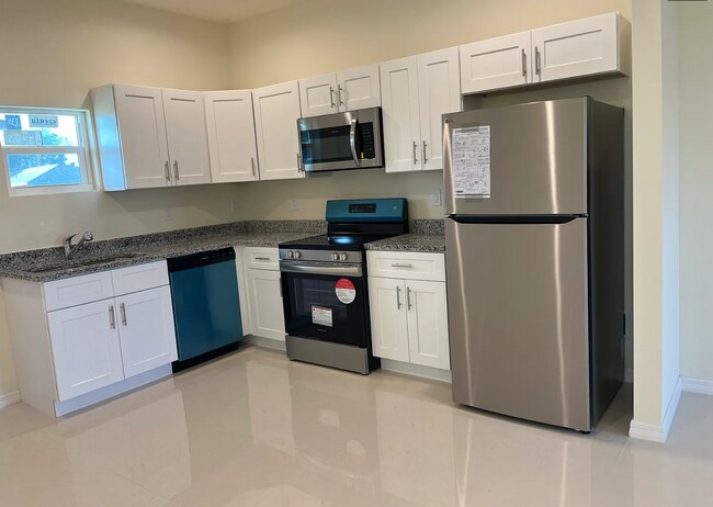Foto del edificio - Beautiful Brand new house for rent, Lehigh Acres