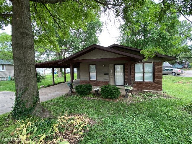 Building Photo - 3 br, 1 bath House - 220 W Corbin St