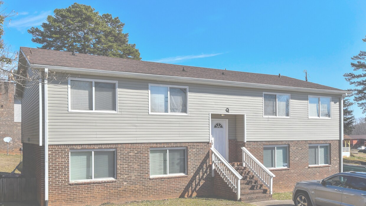 Foto del edificio - 3139 Longbow Dr