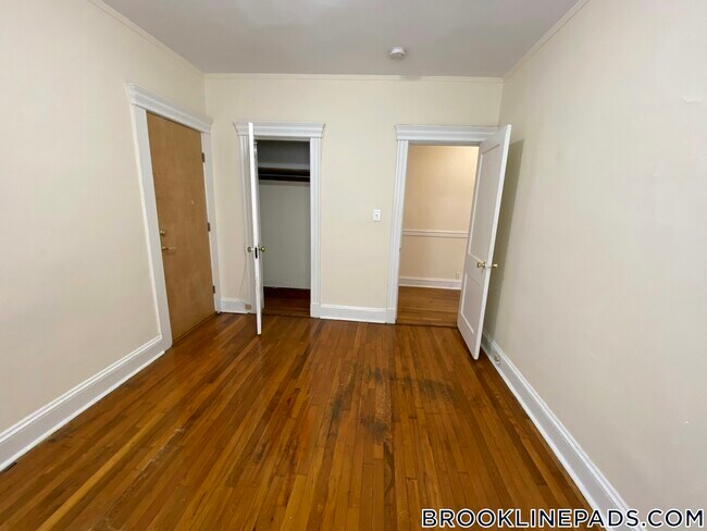 Building Photo - 360 Riverway