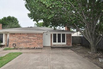 Building Photo - 108 Navajo Dr