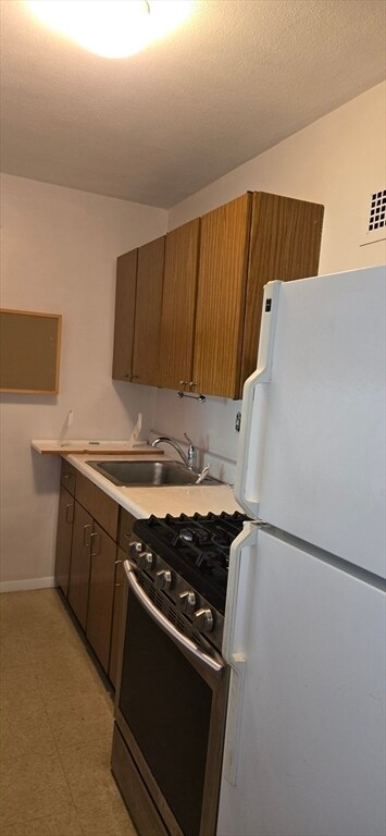 Foto del edificio - 6 Whittier Pl