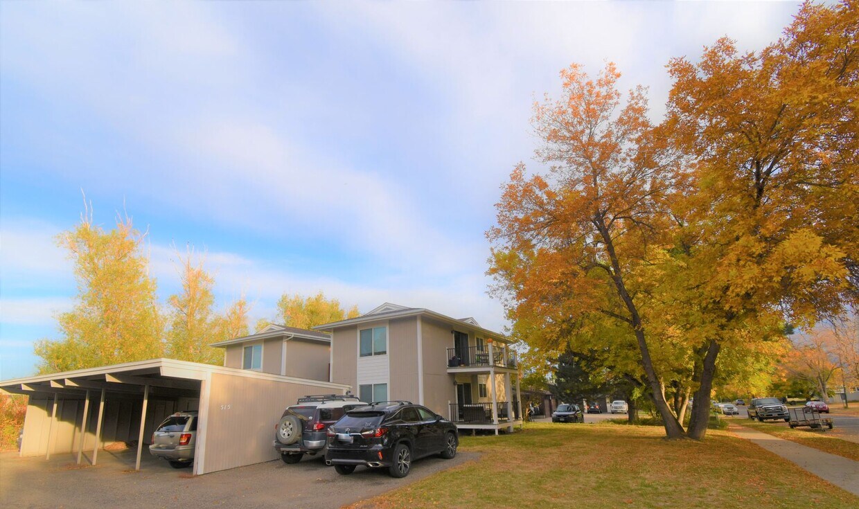 Foto principal - Great top floor 2 bed 1 bath condo, amazin...