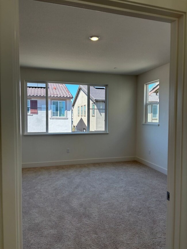 Building Photo - Beautiful 2025 Built 4/2 - New Subdivision!