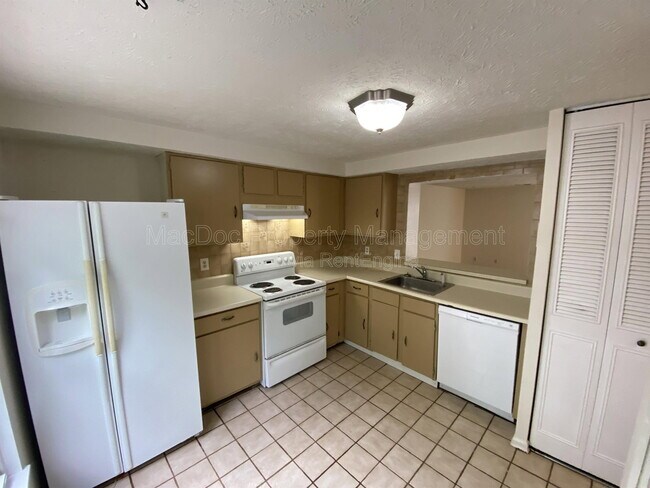 Foto del edificio - 4749 Hedrick Ln