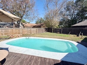 Building Photo - 15914 Mill Hollow Dr