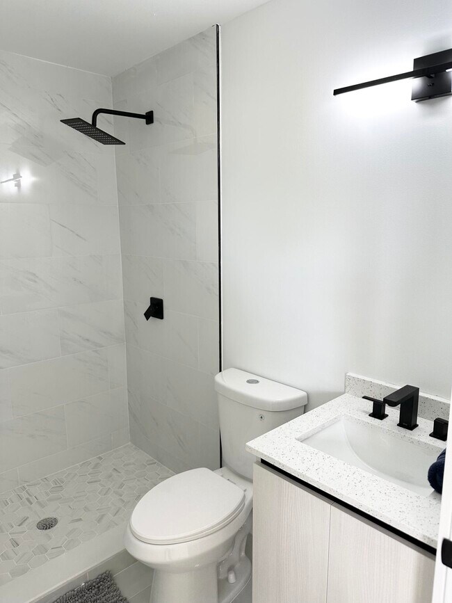 Foto del edificio - 10033 Winding Lake Rd