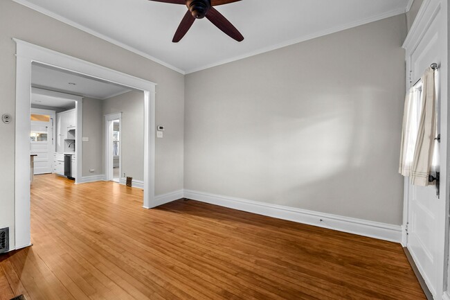 Building Photo - 573 S Pearl St