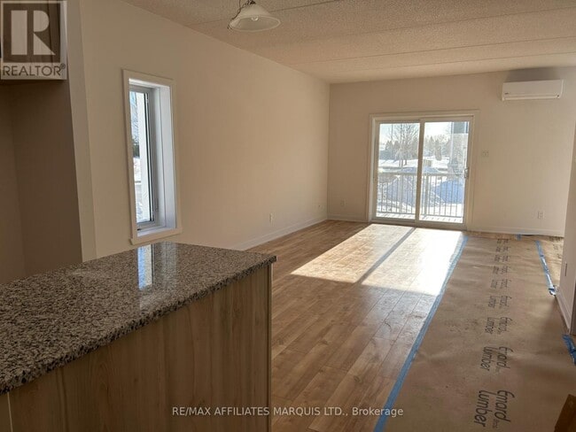 Building Photo - 229 Water St E