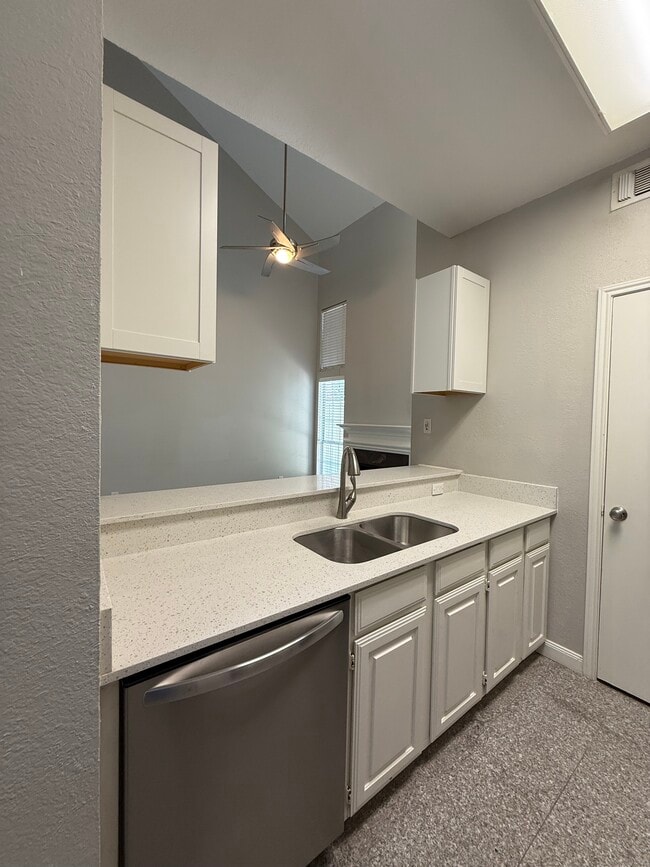 Foto del edificio - 6220 Bentwood Trail