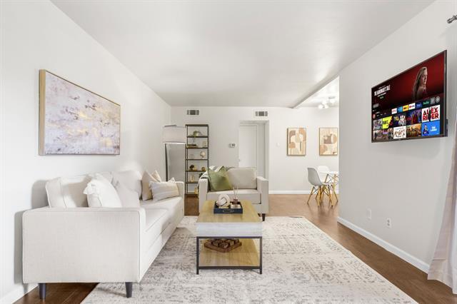 Building Photo - 2800 Escada Dr