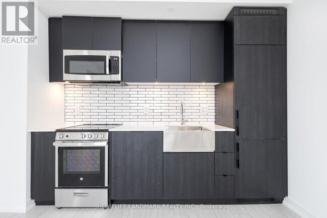 Building Photo - 270-LP270 Dufferin St