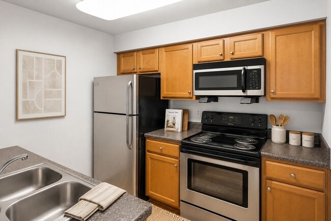 Kitchen - Wyndham at Hampton Apartments