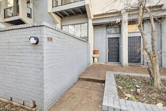 Building Photo - 3618 Gillespie St