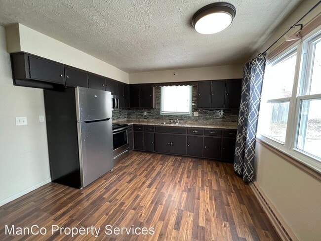 Building Photo - 3 br, 1 bath House - 2256 Benton Ave.