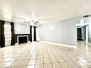 Building Photo - 10211 Sugar Branch Dr