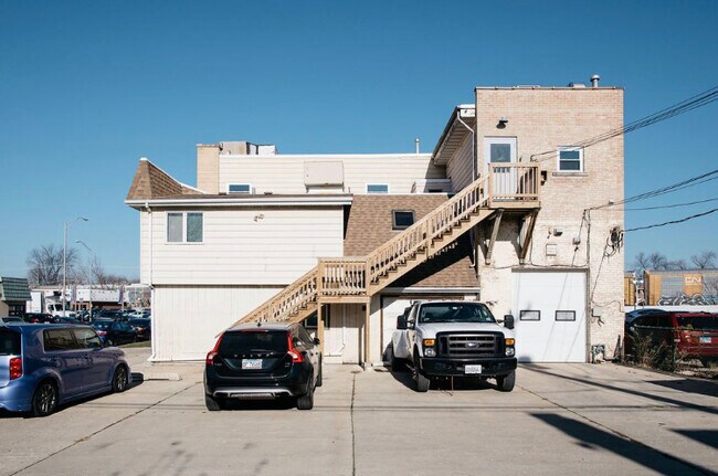 Foto del edificio - 7749 W Grand Ave