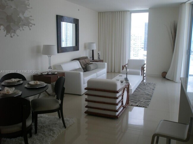 Foto del edificio - 185 SW 7th St