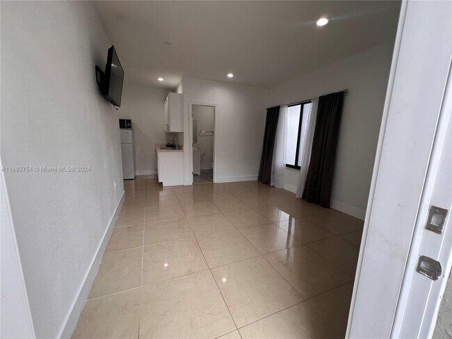 Building Photo - 10103 SW 159th Ave