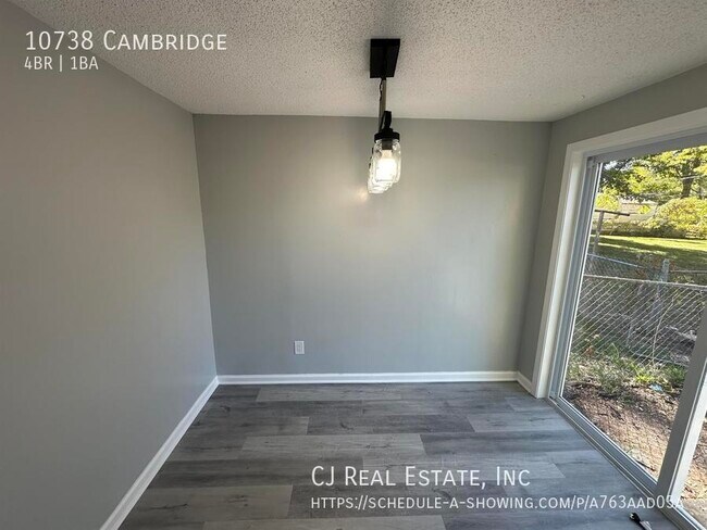 Foto del edificio - 10738 Cambridge Ave