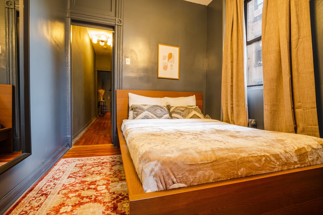 Foto principal - 104 W 83rd St