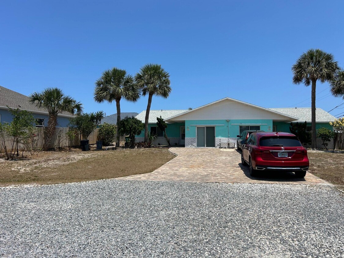5283 Palmetto Dr, Melbourne Beach, FL 32951 Townhome Rentals in