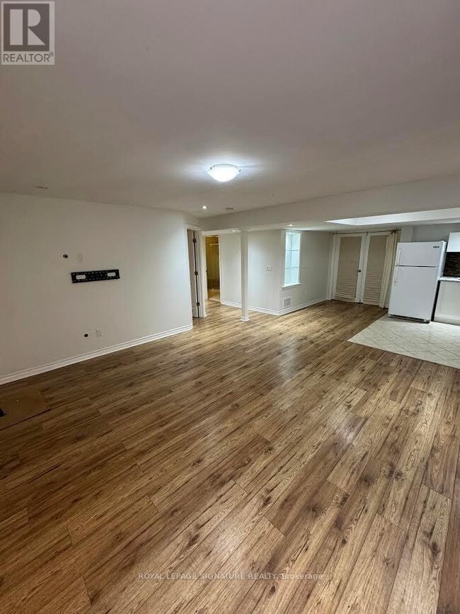 Building Photo - 301 Peregrine Way