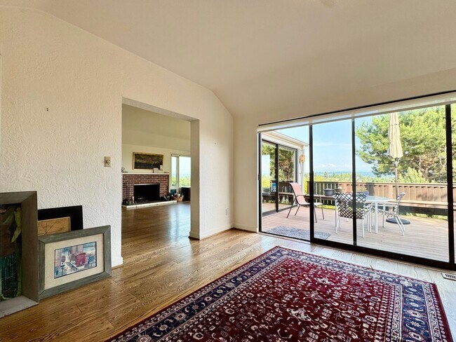 Foto del edificio - Hawthorne Hills Home