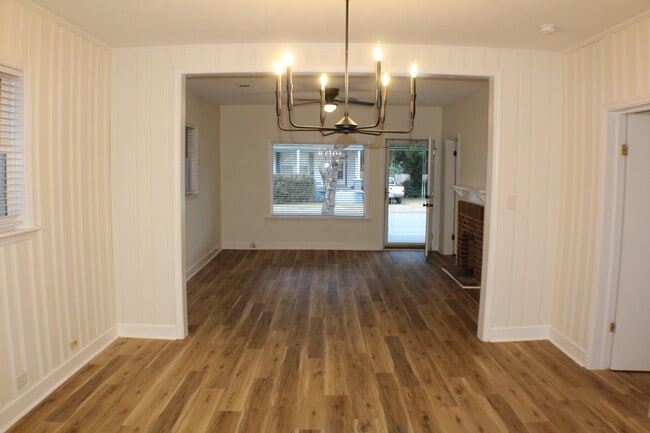 Building Photo - 208 W Clifton Ave
