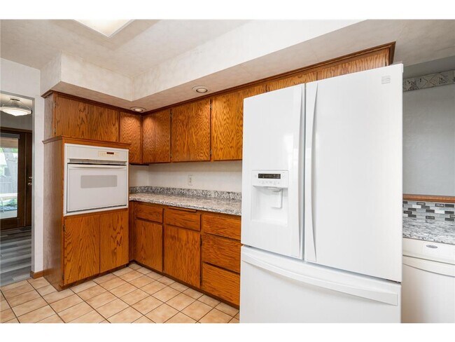 Foto del edificio - 3620 Saratoga Ln N