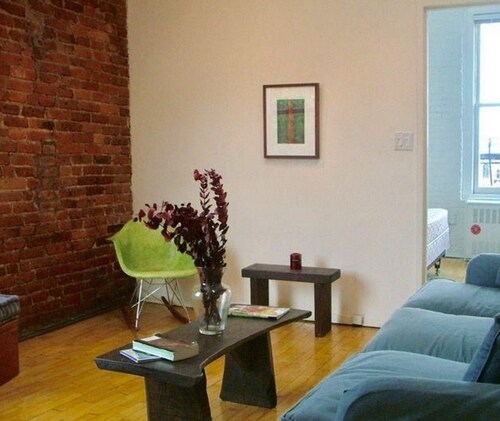 Primary Photo - 97 Perry St